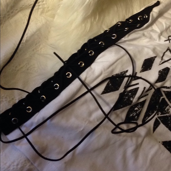 Last 1! WHITE BLACK LION PRINT GRAPHIC TANK TOP - Picture 6 of 7